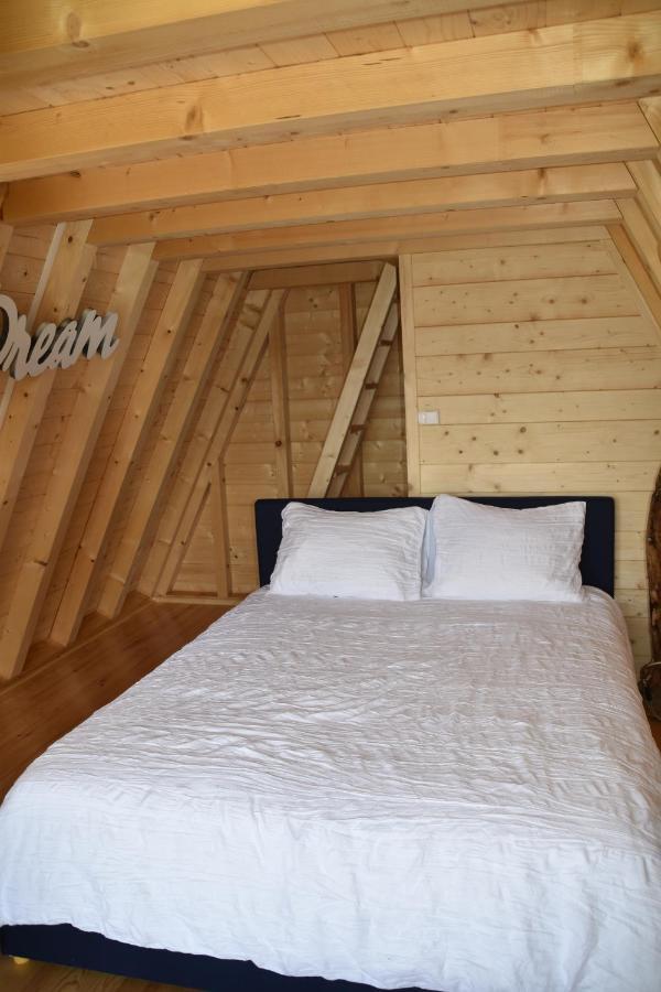 Bed and Breakfast L'Embellie Bertignat Экстерьер фото